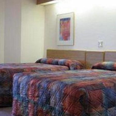Hotel Markle In I-69 Экстерьер фото