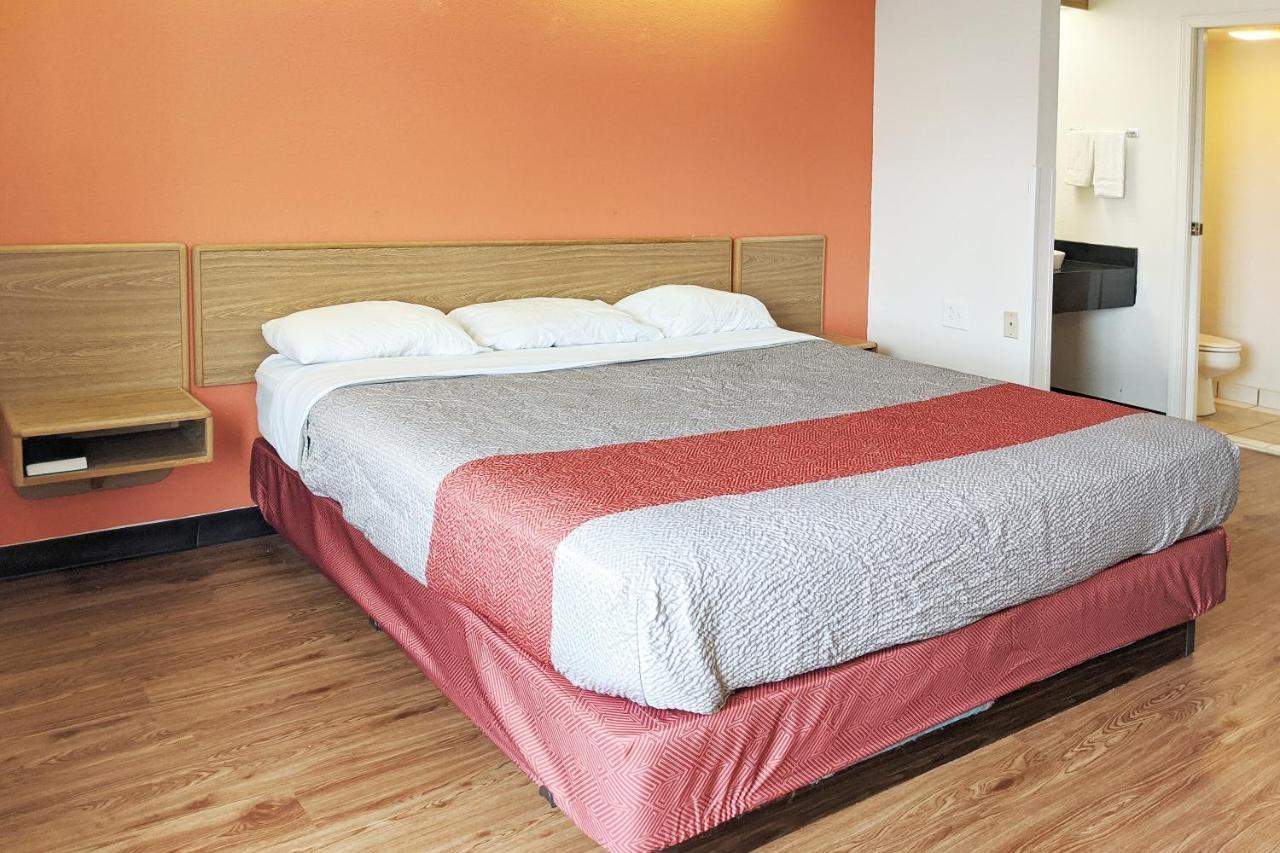 Hotel Markle In I-69 Экстерьер фото
