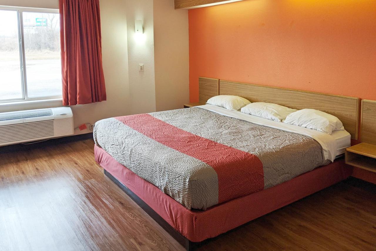 Hotel Markle In I-69 Экстерьер фото