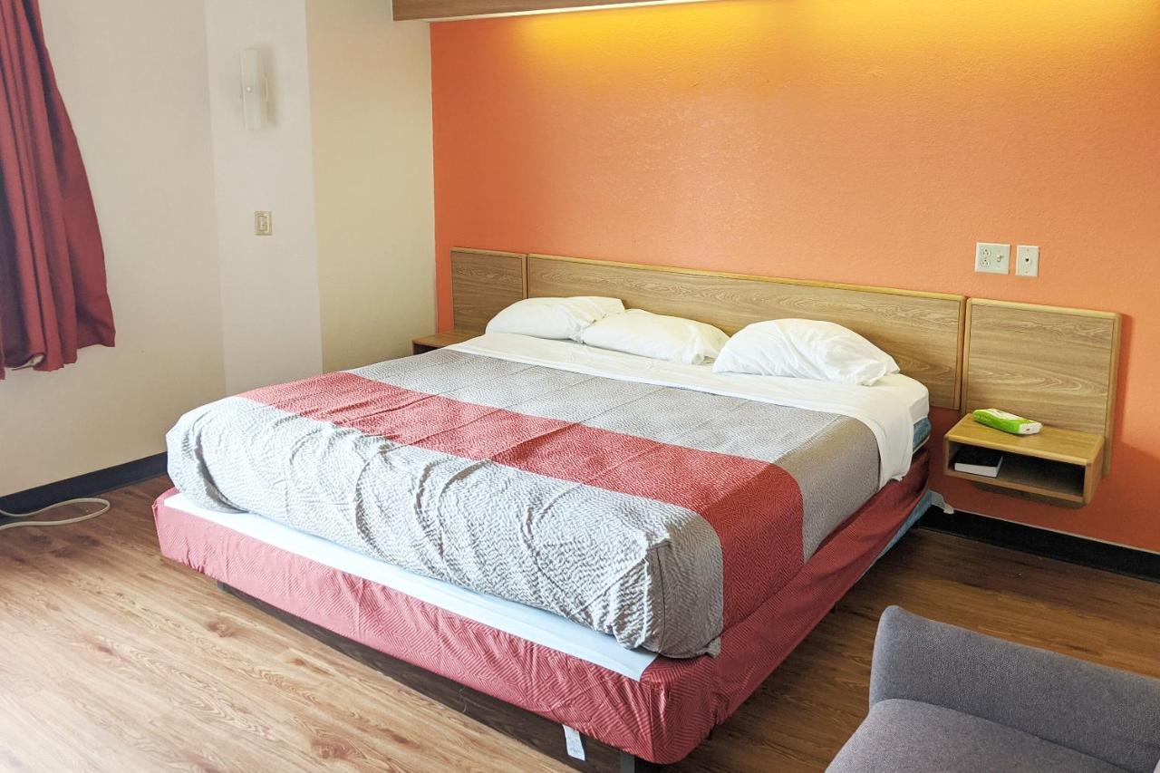 Hotel Markle In I-69 Экстерьер фото