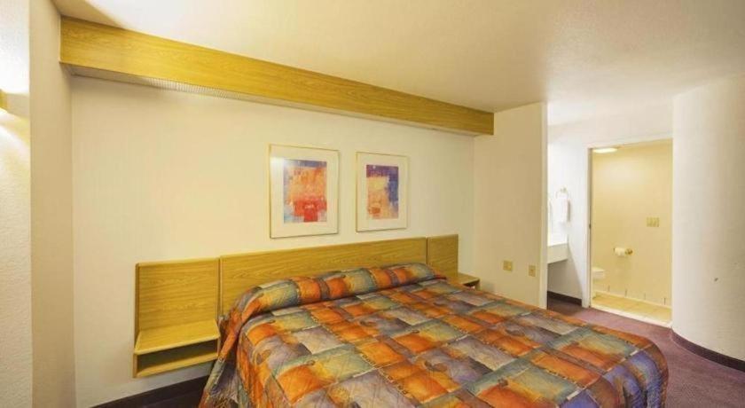 Hotel Markle In I-69 Экстерьер фото