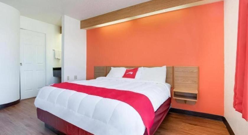 Hotel Markle In I-69 Экстерьер фото