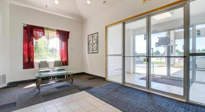 Hotel Markle In I-69 Экстерьер фото