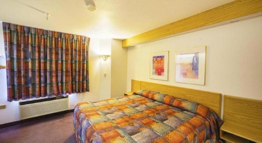 Hotel Markle In I-69 Экстерьер фото